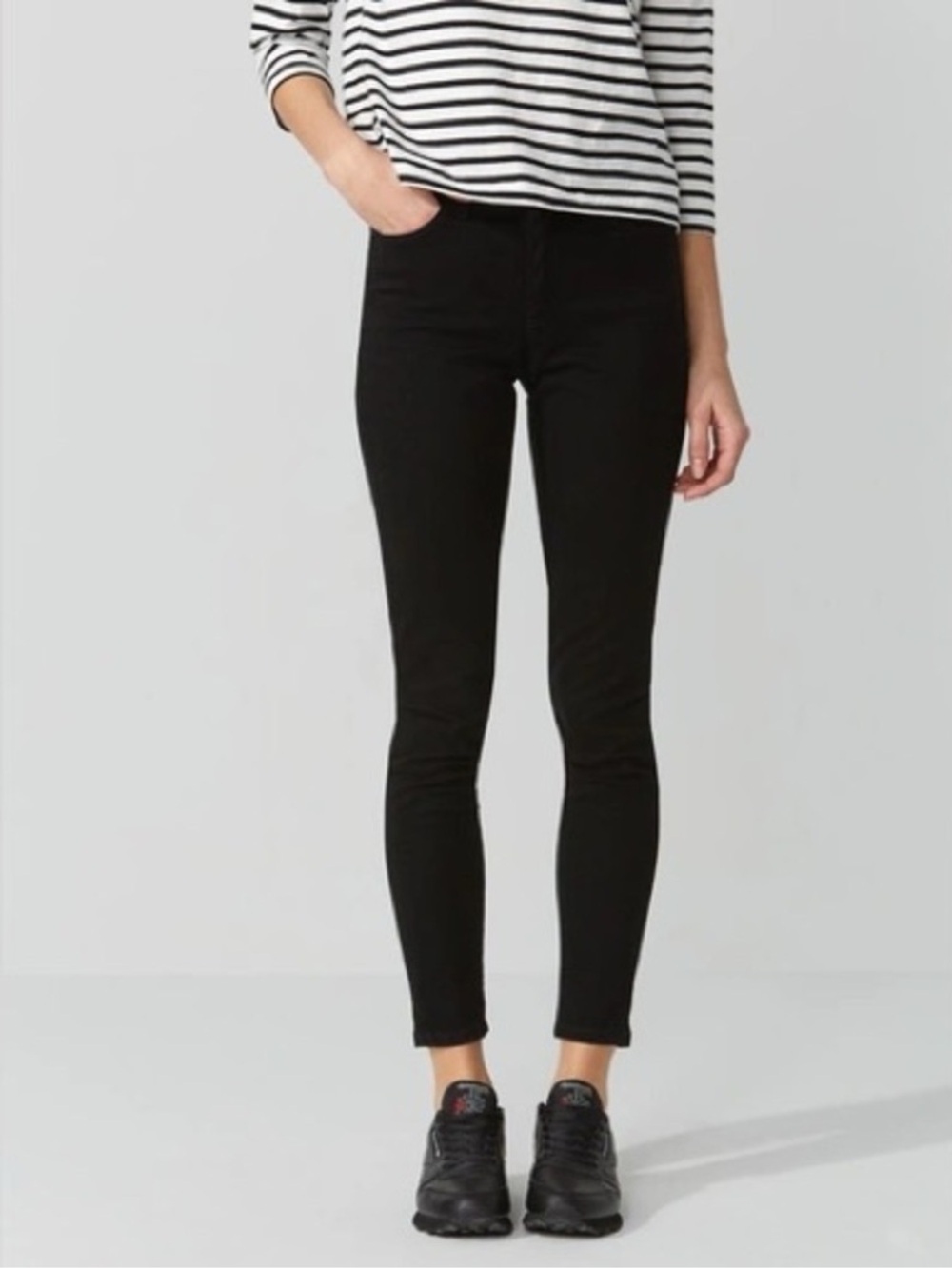 Frank & Oak Debbie Skinny Black High-Rise Jeans - 30